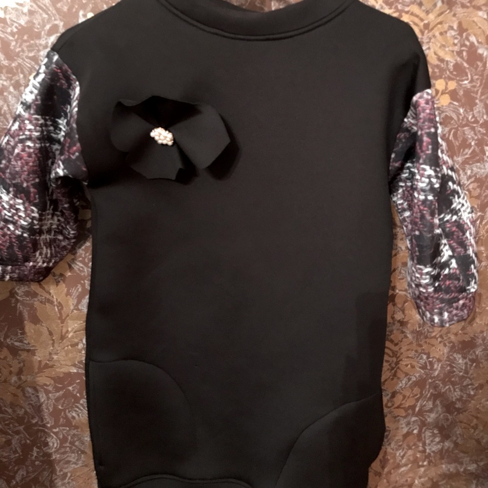 Stunning balloon type dress!